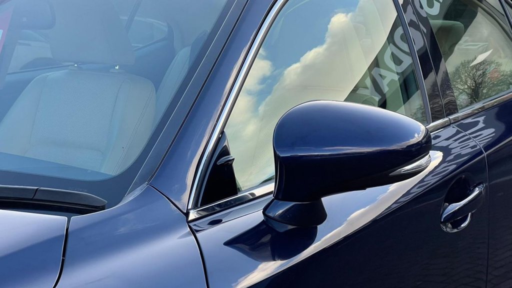 Used Lexus IS 2015 for sale - 76570604: Photo 42