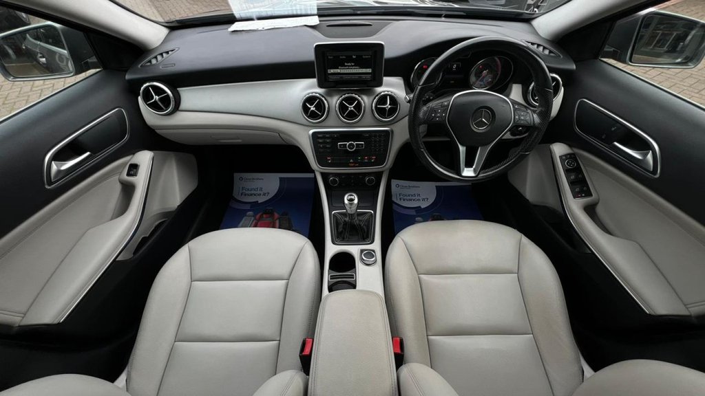 Used Mercedes-Benz GLA 2014 for sale - 76309376: Photo 2