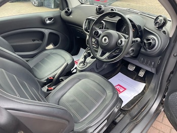 Used smart fortwo 2018 for sale - 75515846: Photo