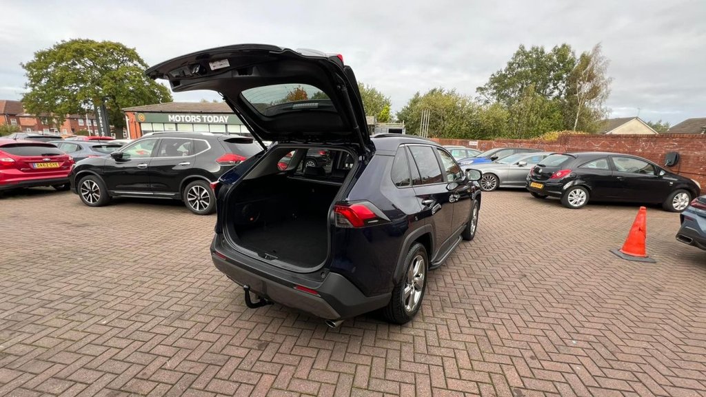 Used Toyota RAV4 2019 for sale - 76203302: Photo 21
