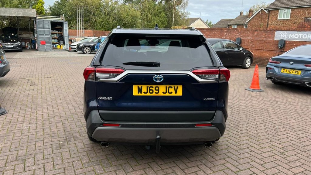 Used Toyota RAV4 2019 for sale - 76203302: Photo 23