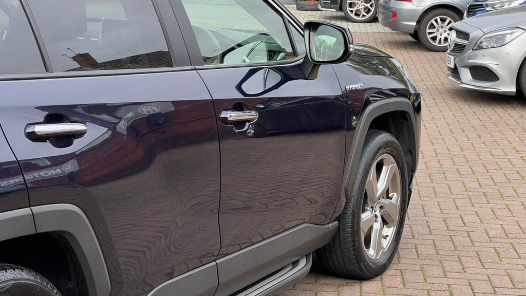 Used Toyota RAV4 2019 for sale - 76203302: Photo 28