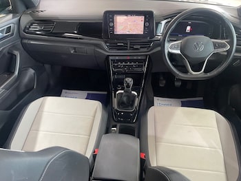 Used Volkswagen T-Roc 2022 for sale - 76061851: Photo