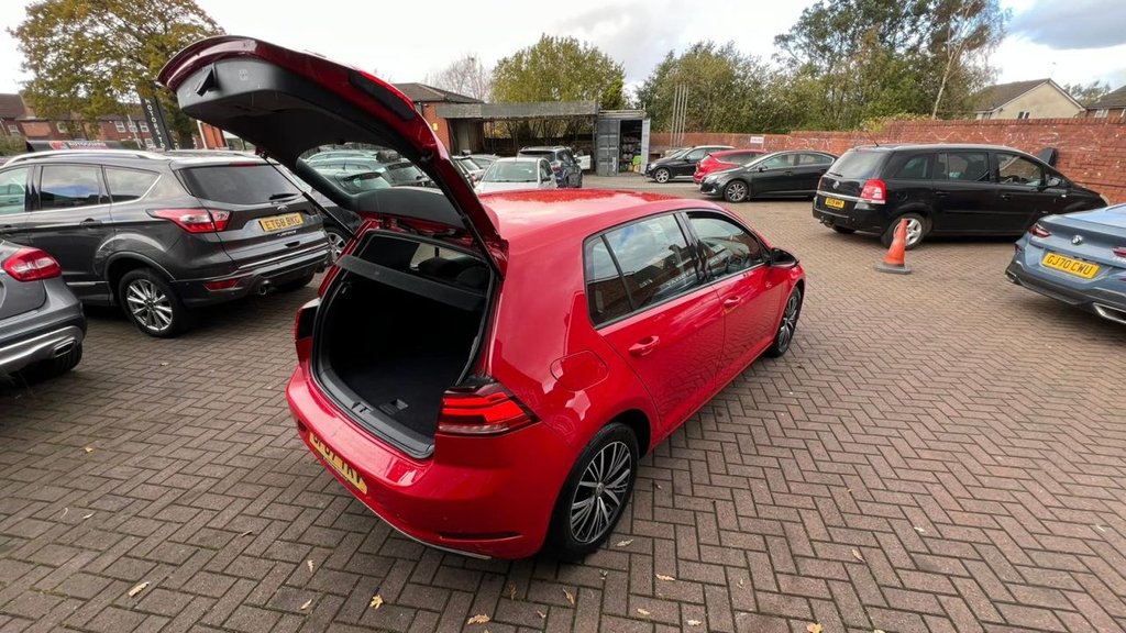 Used Volkswagen Golf 2017 for sale - 76751047: Photo 19