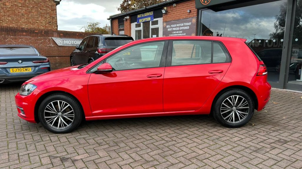 Used Volkswagen Golf 2017 for sale - 76751047: Photo 32