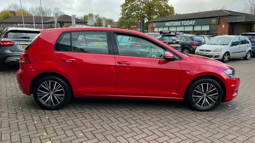 Used Volkswagen Golf 2017 for sale - 76751047: Photo 5