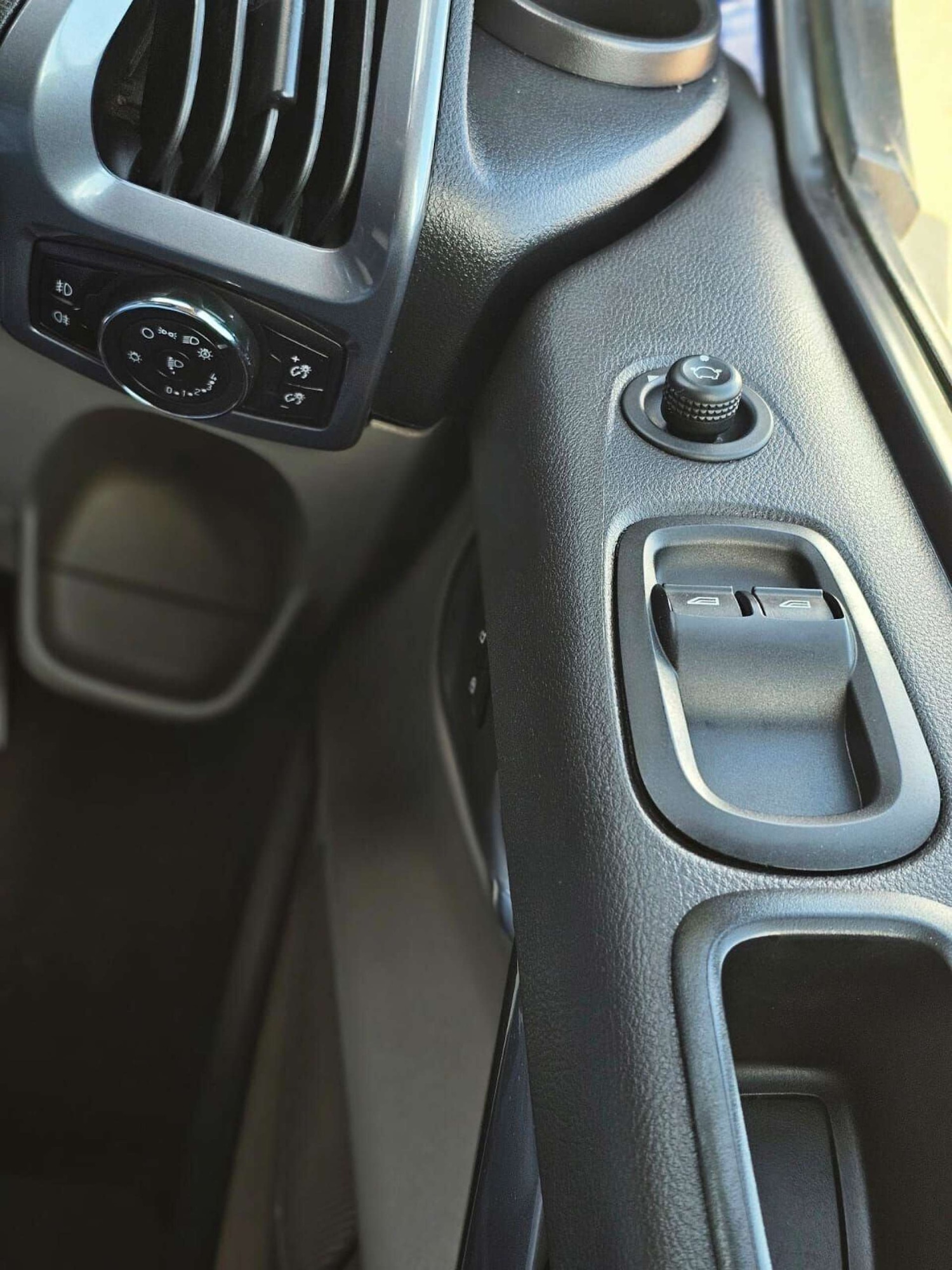 Used Ford Transit Custom 2017 for sale - 78223559: Photo 43