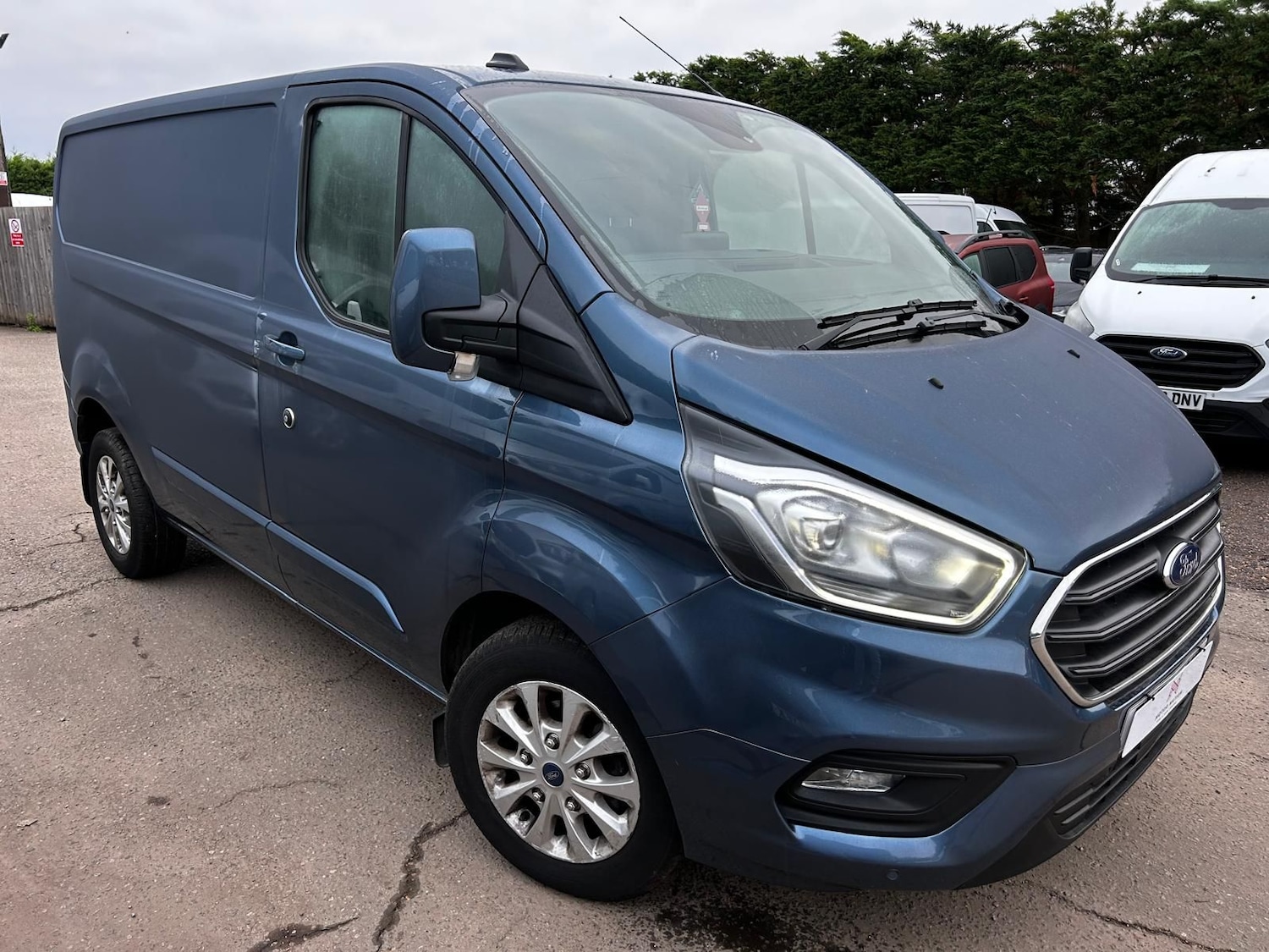 Used Ford Transit Custom 2023 for sale - 77031626: Photo 2