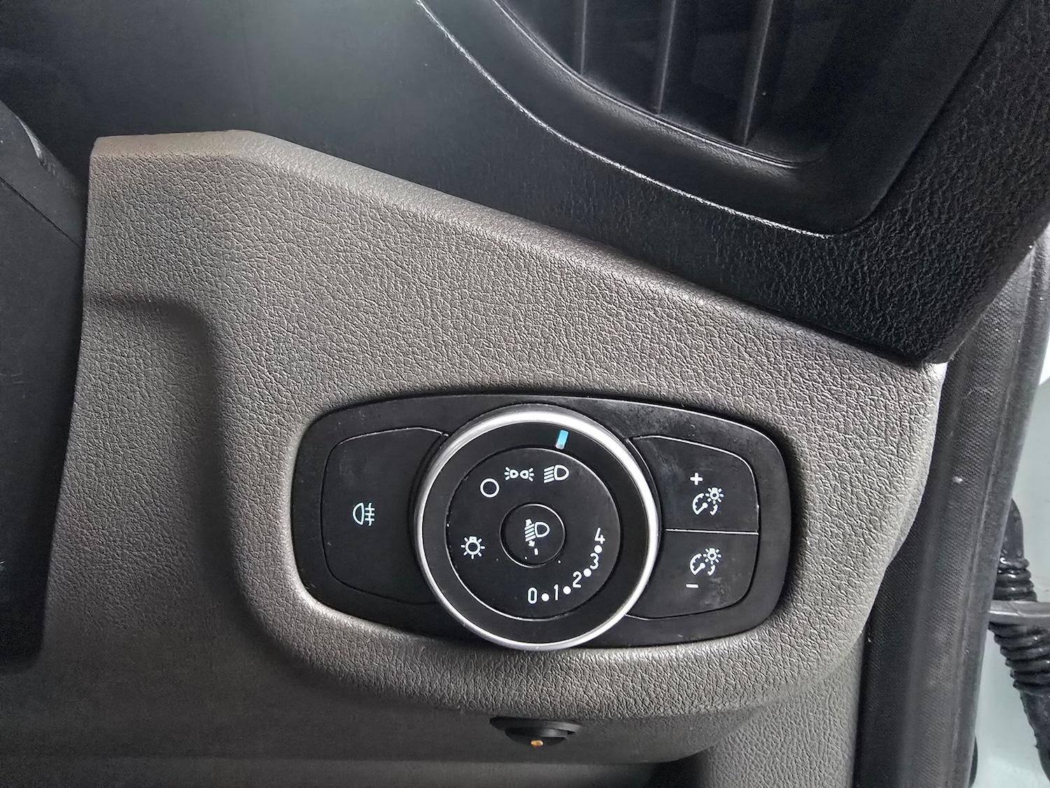 Used Ford Transit Connect 2020 for sale - 77470995: Photo 18