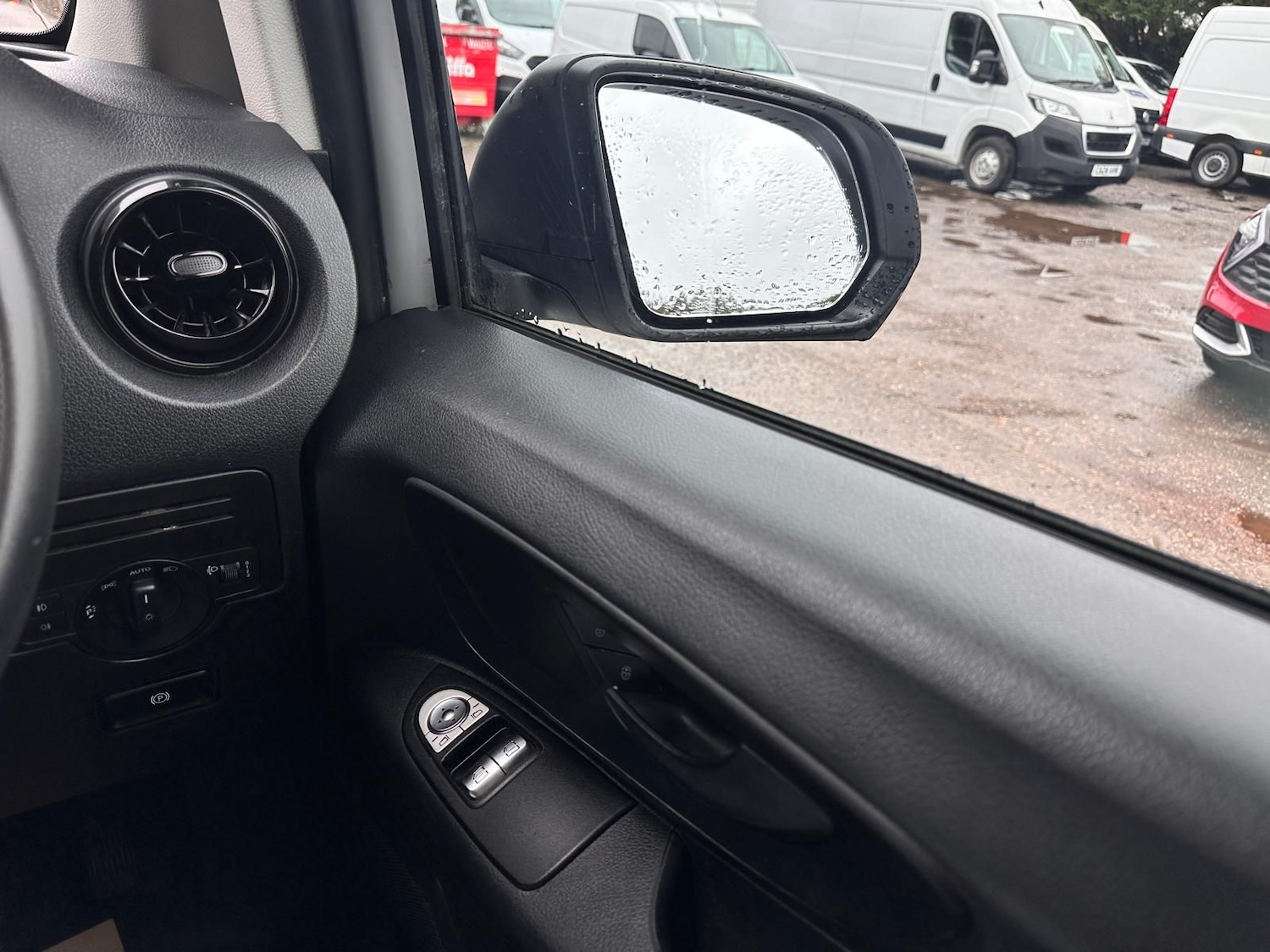 Used Mercedes-Benz Vito 2021 for sale - 77539966: Photo 31