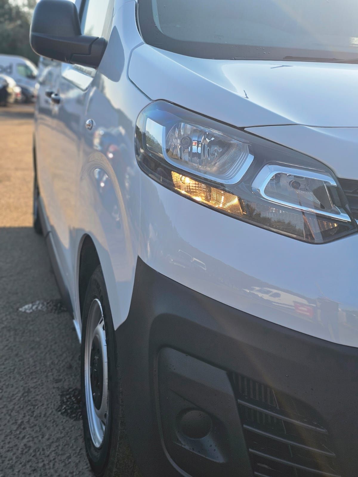 Used Vauxhall Vivaro 2023 for sale - 77983059: Photo 2