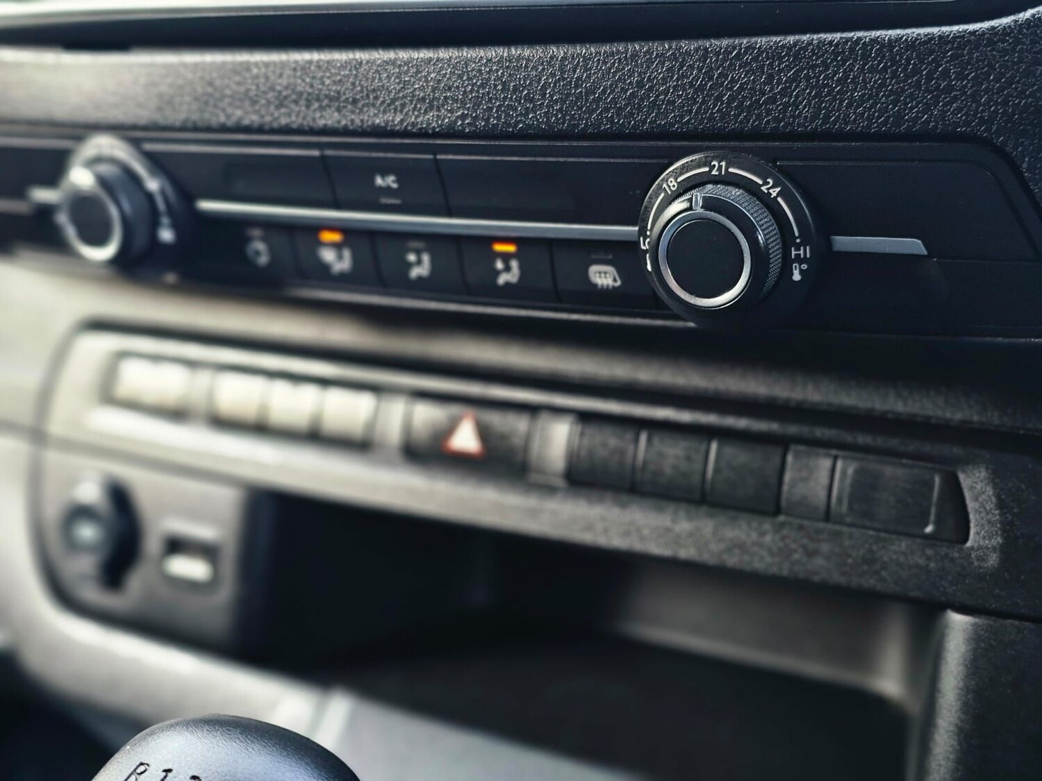 Used Vauxhall Vivaro 2023 for sale - 77983059: Photo 40