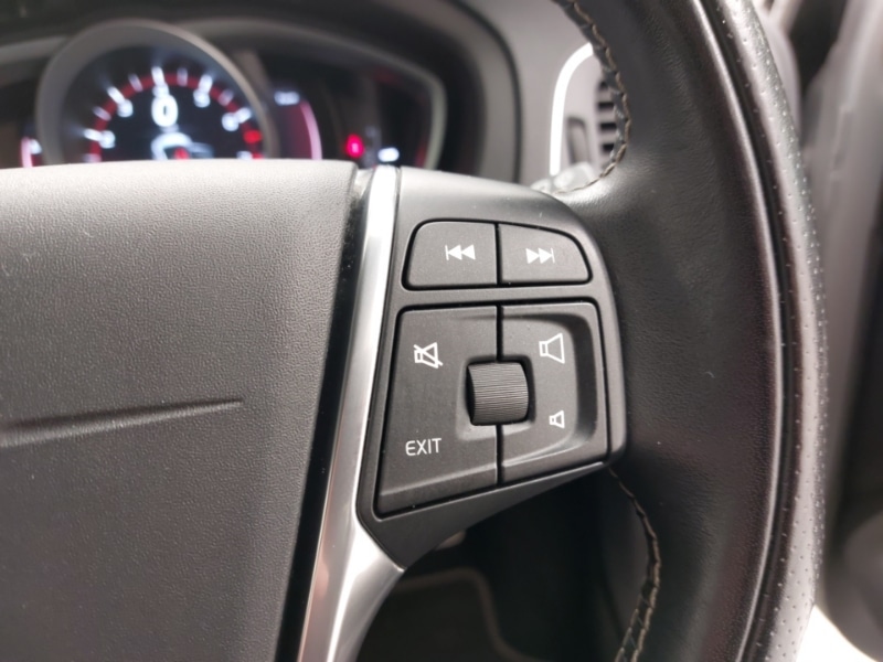 Used Volvo V40 2018 for sale - 76606145: Photo 13