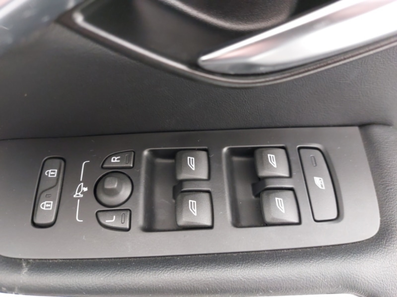 Used Volvo V40 2018 for sale - 76606145: Photo 17