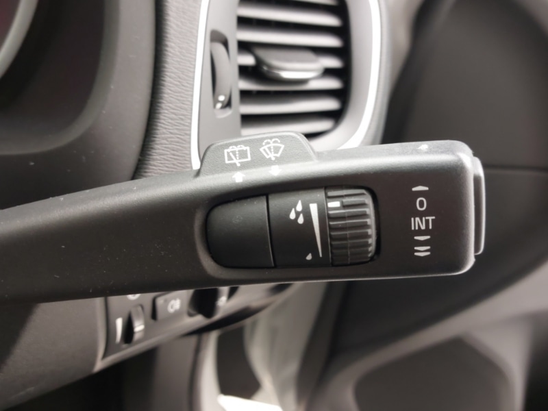 Used Volvo V40 2018 for sale - 76606145: Photo 18