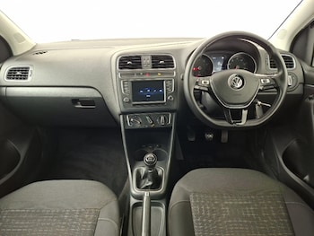 Used Volkswagen Polo 2016 for sale - 78546860: Photo