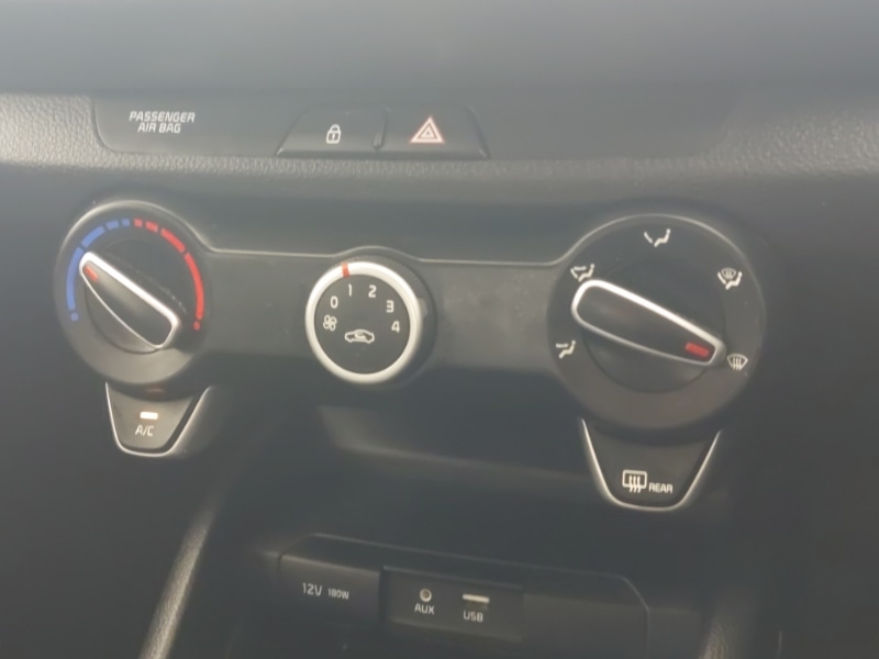 Used Kia Stonic 2018 for sale - 76471764: Photo 13