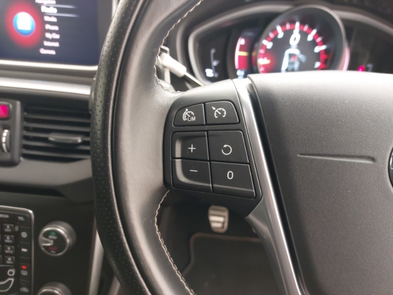 Used Volvo V40 2018 for sale - 77358028: Photo 12