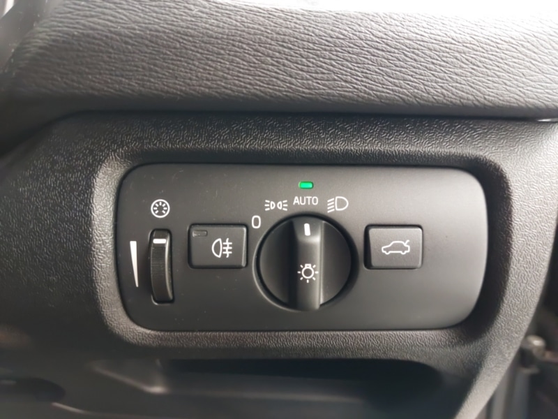 Used Volvo V40 2018 for sale - 77358028: Photo 18