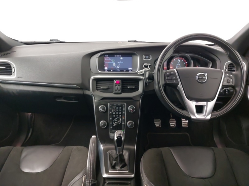 Used Volvo V40 2018 for sale - 77358028: Photo 2