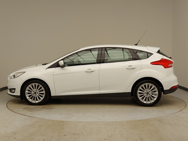 Used Ford Focus 2017 for sale - 76920407: Photo 4