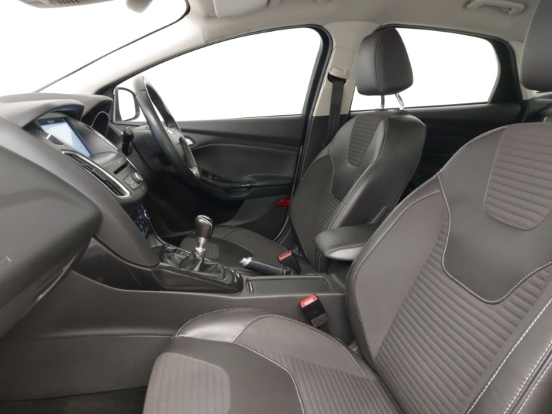 Used Ford Focus 2017 for sale - 76920407: Photo 5