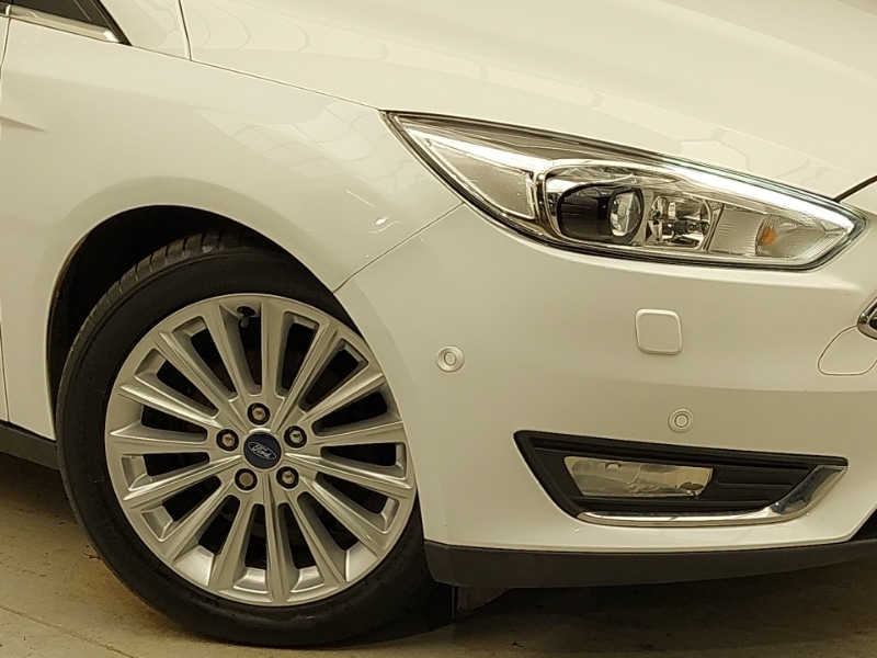 Used Ford Focus 2017 for sale - 76920407: Photo 9