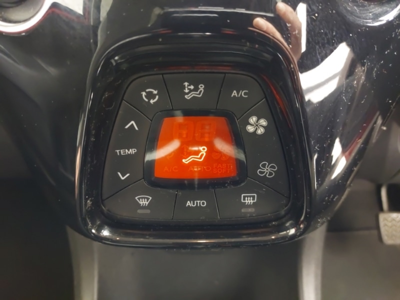 Used Toyota AYGO 2018 for sale - 77304367: Photo 16