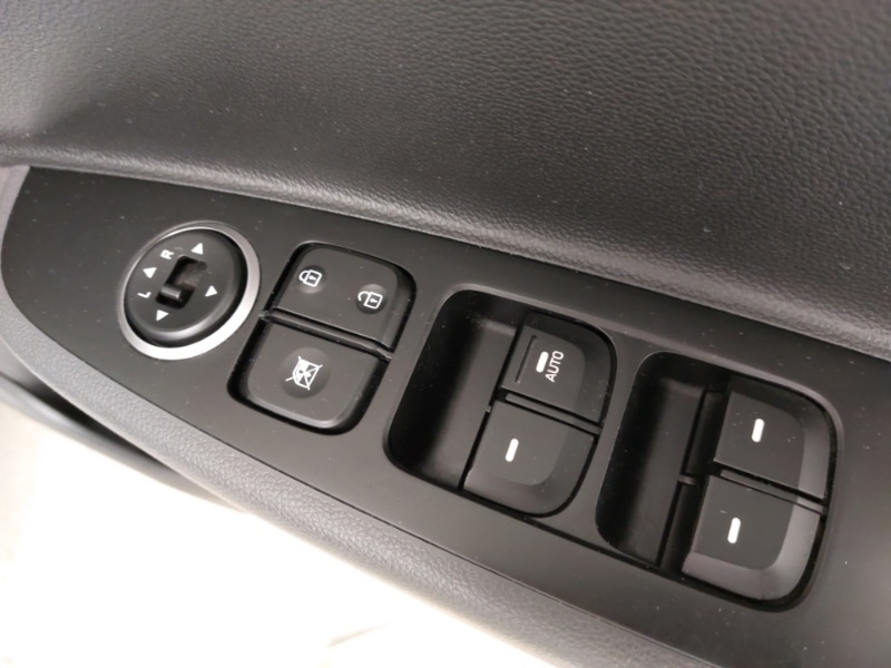 Used Hyundai i10 2017 for sale - 77731561: Photo 11