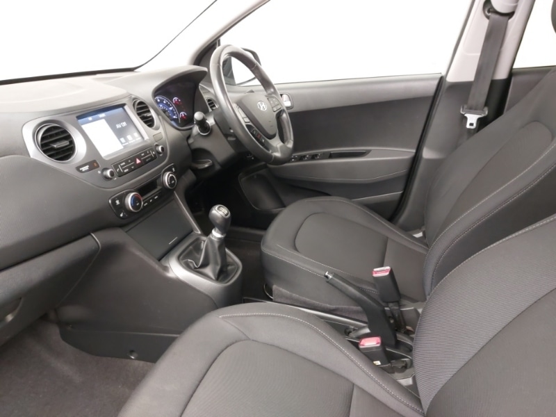 Used Hyundai i10 2017 for sale - 77731561: Photo 5