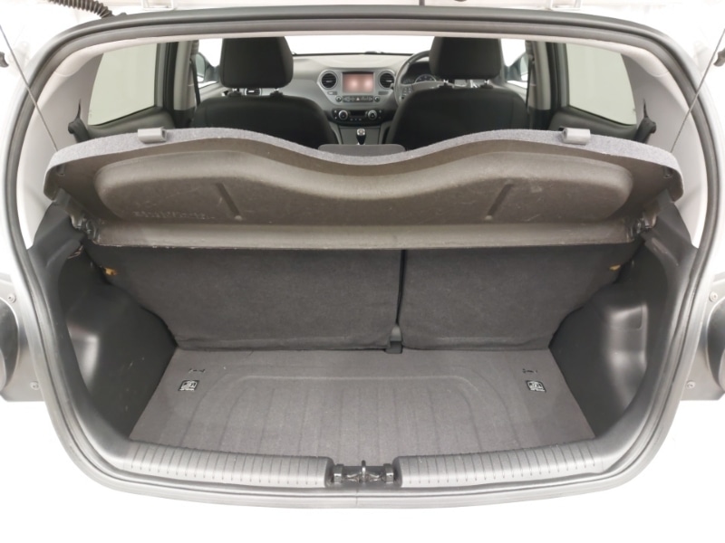 Used Hyundai i10 2017 for sale - 77731561: Photo 8