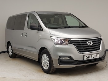 Hyundai i800 feature image