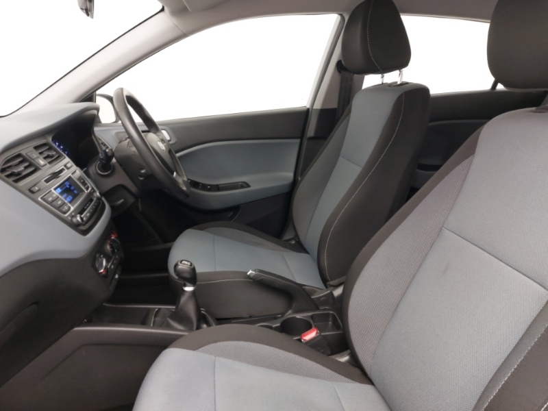 Used Hyundai i20 2017 for sale - 76864537: Photo 5