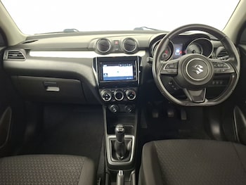 Used Suzuki Swift 2017 for sale - 78135301: Photo