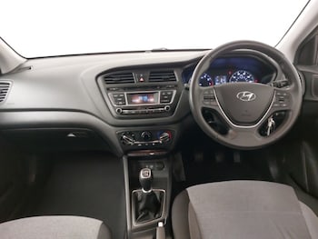 Used Hyundai i20 2016 for sale - 76427534: Photo