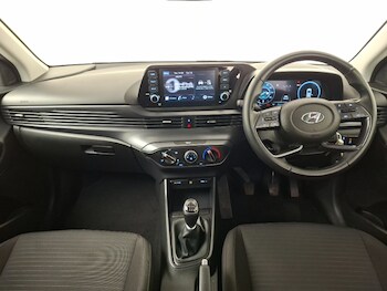 Used Hyundai i20 2023 for sale - 78230320: Photo