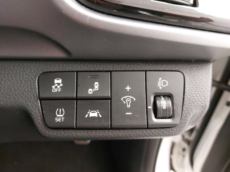 Used Kia Stonic 2018 for sale - 77999688: Photo 18