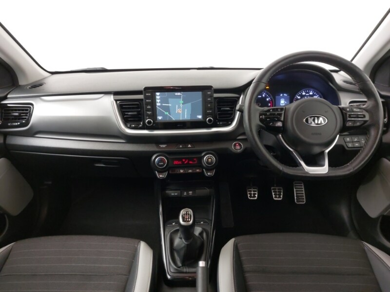 Used Kia Stonic 2018 for sale - 77999688: Photo 2