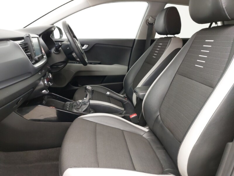 Used Kia Stonic 2018 for sale - 77999688: Photo 5