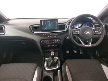 Used Kia Ceed 2019 for sale - 76150661: Photo 2