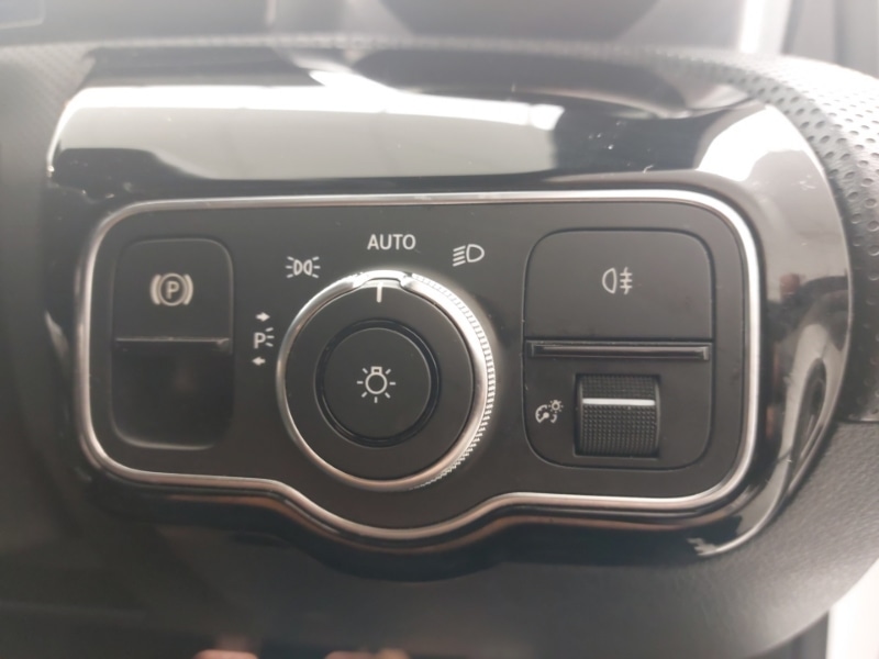 Used Mercedes-Benz A-Class 2019 for sale - 76511512: Photo 12