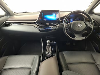 Used Toyota C-HR 2018 for sale - 78933201: Photo