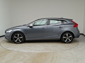 Used Volvo V40 2018 for sale - 79510699: Photo