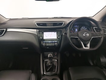 Used Nissan Qashqai 2021 for sale - 76301943: Photo 2