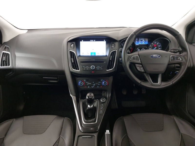 Used Ford Focus 2017 for sale - 76619034: Photo 2