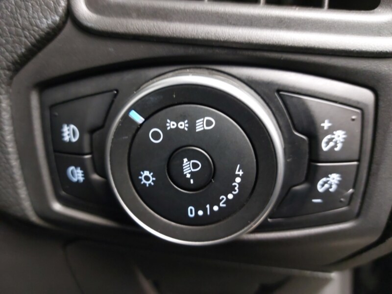 Used Ford Focus 2017 for sale - 77933103: Photo 11