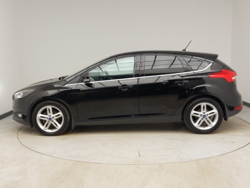 Used Ford Focus 2017 for sale - 77933103: Photo 4
