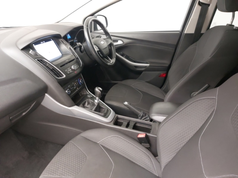 Used Ford Focus 2017 for sale - 77933103: Photo 5