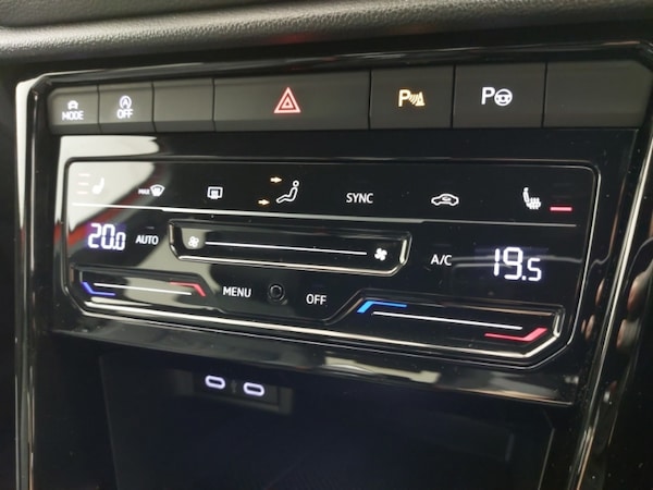 Used Volkswagen T-Roc 2022 for sale - 74134952: Photo 17
