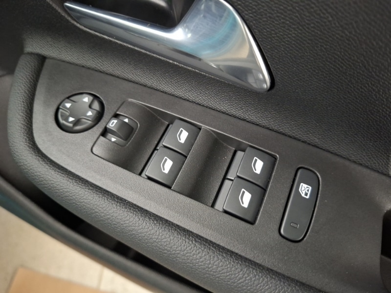 Used Vauxhall Mokka 2025 for sale - 77995725: Photo 11